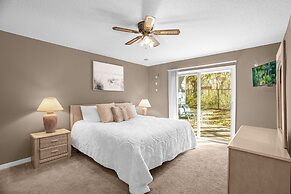 Upstay - Unbeatable Location Condo w Garden Patio