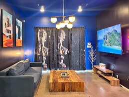 ATX Icon Mansion Rainey Street 6 min Walk