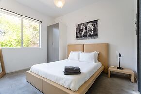 ATX Icon Mansion Rainey Street 6 min Walk