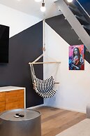 ATX Icon Mansion Rainey Street 6 min Walk