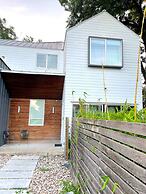 ATX Icon Mansion Rainey Street 6 min Walk