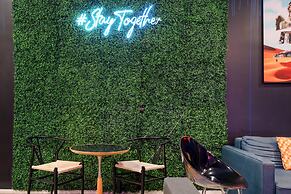 ATX Icon Mansion Rainey Street 6 min Walk