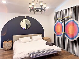 ATX Icon Mansion Rainey Street 6 min Walk