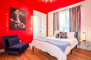 Chic 4BR Pool House - Steps to South 1st Street