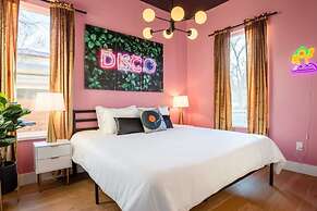 Chic 4BR Pool House - Steps to South 1st Street