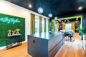 Chic 4BR Pool House - Steps to South 1st Street