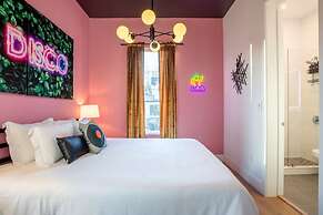 Chic 4BR Pool House - Steps to South 1st Street