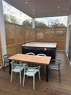 Chic 4BR Pool House - Steps to South 1st Street