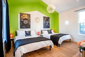 Chic 4BR Pool House - Steps to South 1st Street