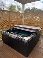 Chic 4BR Pool House - Steps to South 1st Street