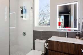 Chic 4BR Pool House - Steps to South 1st Street