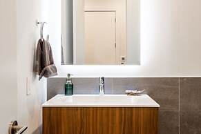 Chic 4BR Pool House - Steps to South 1st Street