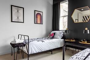 King Kasa 6 Bedroom Walk 6 min to Rainey St