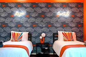 Backyard Pool Oasis Rainey Street 6 min Walk