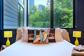 Backyard Pool Oasis Rainey Street 6 min Walk