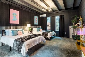 Upstay - Pristine Pool Palace - 7min to Rainey St