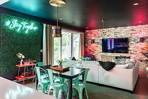 Upstay - Pristine Pool Palace - 7min to Rainey St