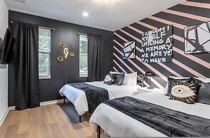 Upstay - Pristine Pool Palace - 7min to Rainey St