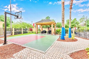 Modern 1BR Suite - King Bed Pool - Near Disney