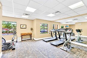 Modern 1BR Suite - King Bed Pool - Near Disney