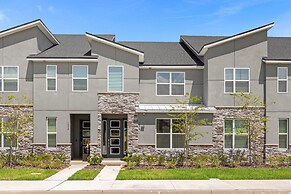 Upstay - Solara Resort Home w Pool BBQ Gamesroom