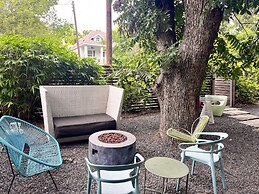 Austin Clubhouse Rainey Street 6 min Walk