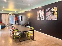 Austin Clubhouse Rainey Street 6 min Walk