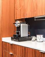 Austin Clubhouse Rainey Street 6 min Walk