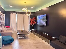 Austin Clubhouse Rainey Street 6 min Walk