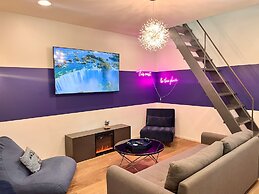 Austin Clubhouse Rainey Street 6 min Walk