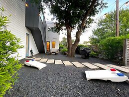 Austin Clubhouse Rainey Street 6 min Walk