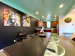 Austin Clubhouse Rainey Street 6 min Walk