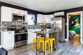 Stunning 3rd St Escape 6th Street 4 min Walk