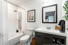 Stunning 3rd St Escape 6th Street 4 min Walk