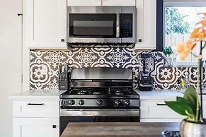 Stunning 3rd St Escape 6th Street 4 min Walk