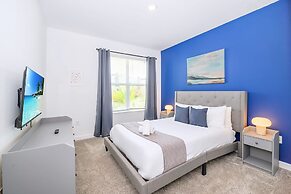 Spacious Villa w Pool Hot Tub Golf Lazy River