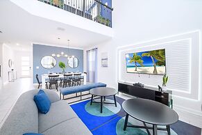 Spacious Villa w Pool Hot Tub Golf Lazy River