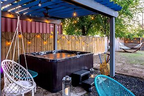 Heated Pool Haven w Hot Tub Downtown 3 mi