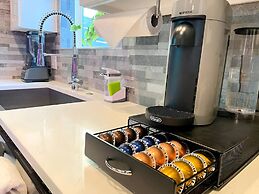 Heated Pool Haven w Hot Tub Downtown 3 mi