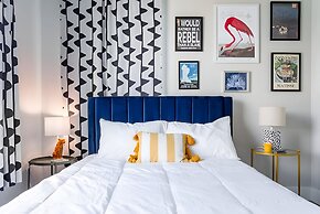 Heated Pool Haven w Hot Tub Downtown 3 mi