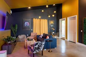 Heated Pool Haven w Hot Tub Downtown 3 mi