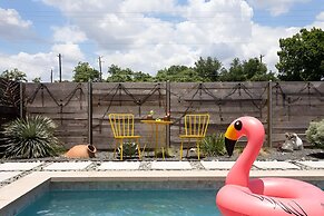 Heated Pool Haven w Hot Tub Downtown 3 mi