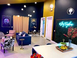 Heated Pool Haven w Hot Tub Downtown 3 mi