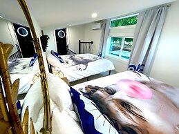 Heated Pool Haven w Hot Tub Downtown 3 mi