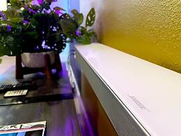 Heated Pool Haven w Hot Tub Downtown 3 mi