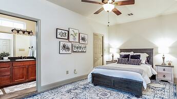 Upstay - Govalle Get-a-way