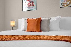 Modern 3BR Condo Home - Disney Adjacent