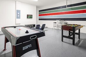 Upstay - Family Resort Home w Pool Cinema Games
