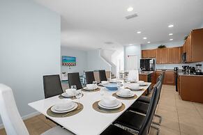 Upstay - Family Resort Home w Pool Cinema Games