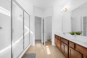 Upstay - Family Resort Home w Pool Cinema Games